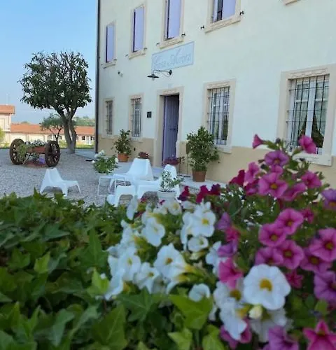 مزرعة للإقامة Casa Aurora